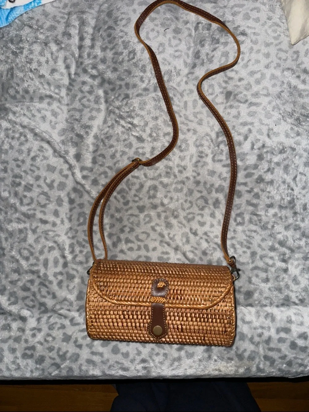 Woven Straw Crossbody Bag in Brown